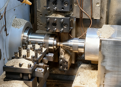 Thread machining equipment for brass cable glands