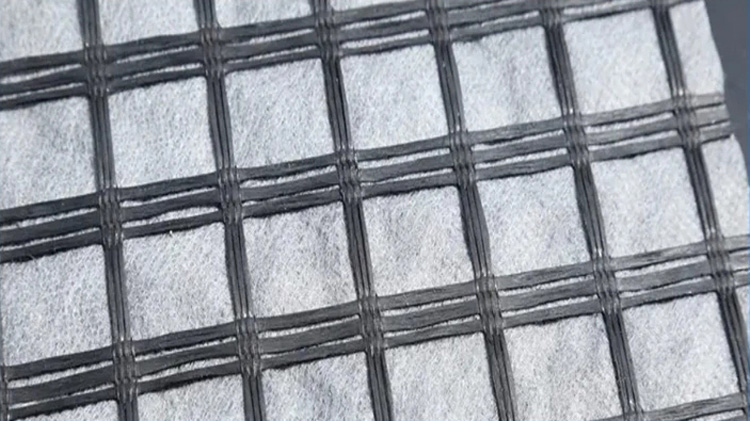 Warp knitted composite geotextile corrosion resistance test