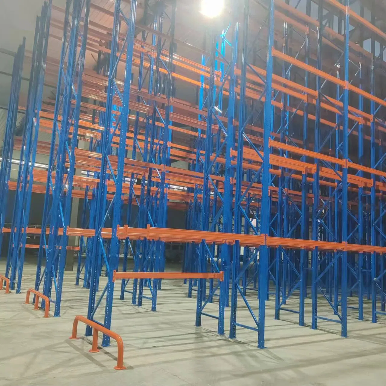 More Capacity High Rack Warehouse System 5 Tier Metal Pallet Narrow Aisle Storage Racking Systems in Warehouse Racking