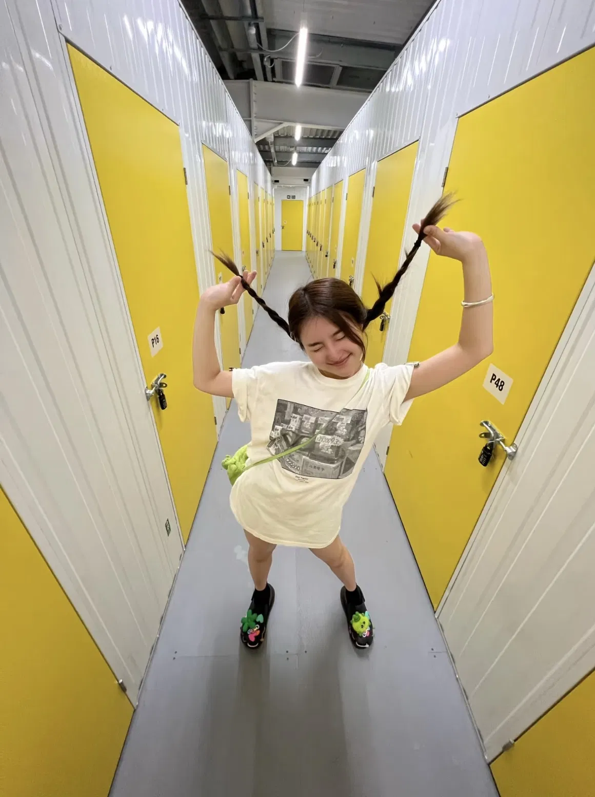 Yk New Modern Style Ladies Automated Bag Storage Lockers Plastic Wardrobe for Gym Changing Room and Warehouse Use