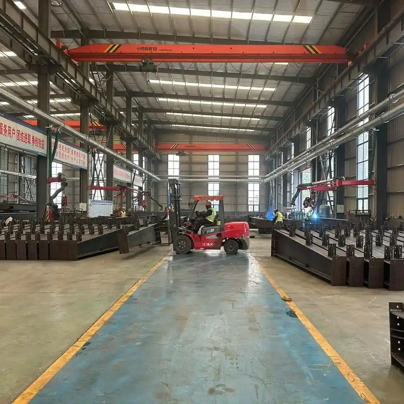 Hot Rolled Prefabricated Steel Structure Warehouse Industrial Fire Safety Structural Compliance Prefab/Prefabricated Metal Construction Steel Structure Storage