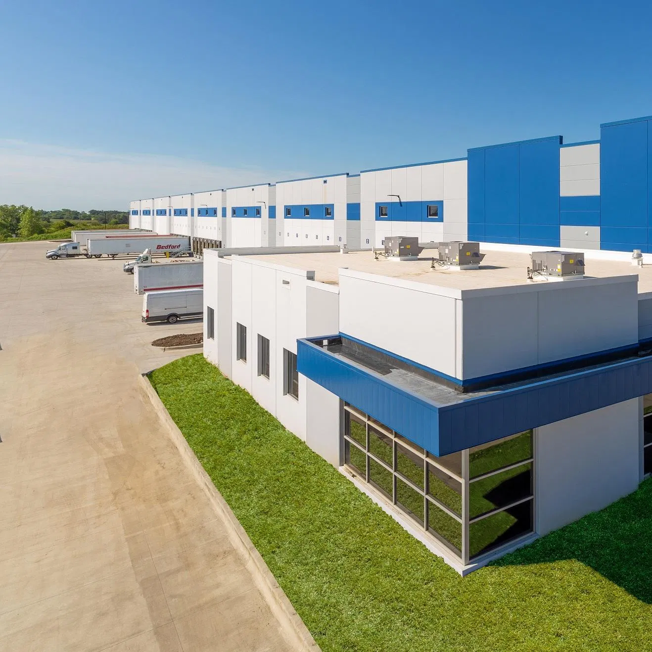 Steel Structure Warehouse with Safety and Longevity