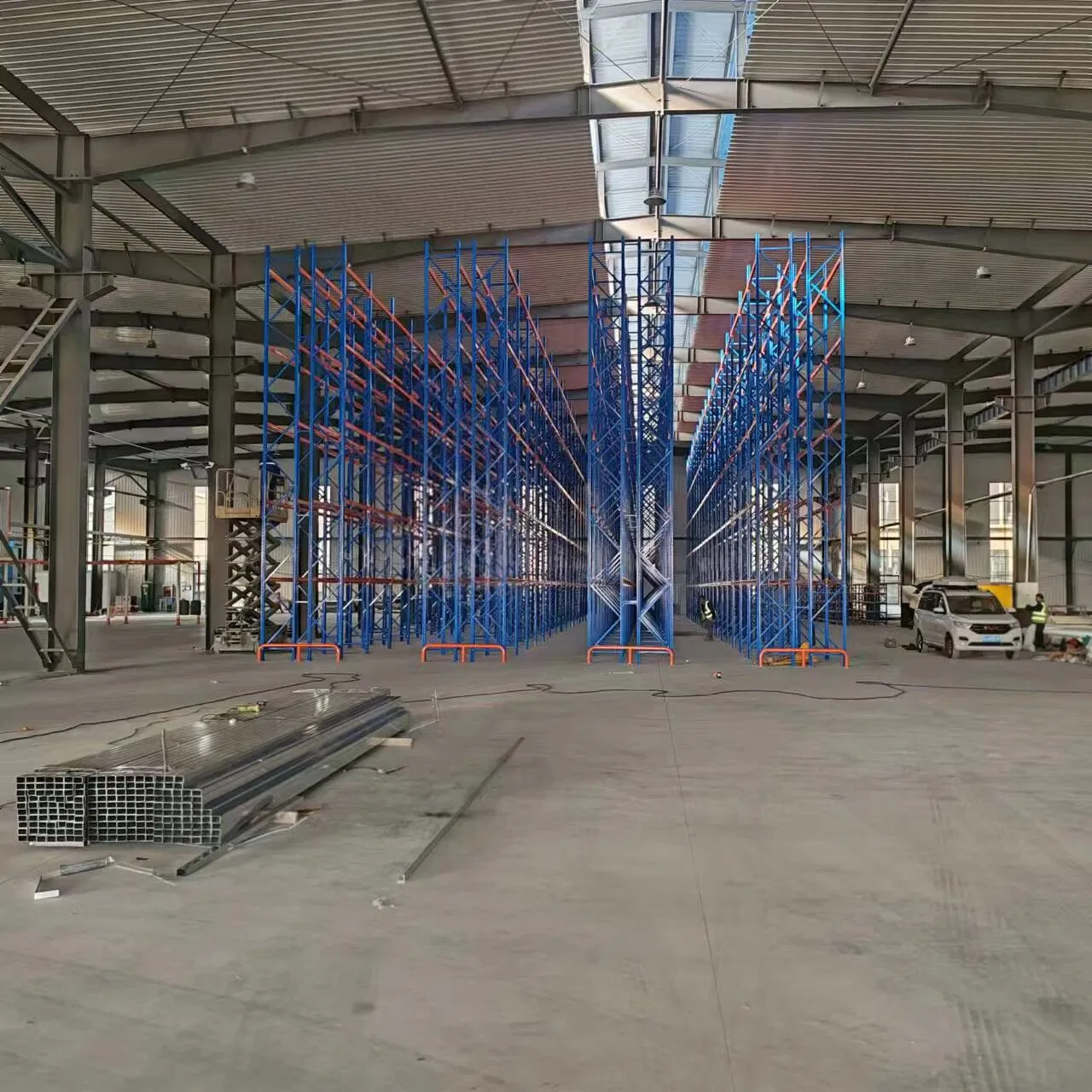 More Capacity High Rack Warehouse System 5 Tier Metal Pallet Narrow Aisle Storage Racking Systems in Warehouse Racking