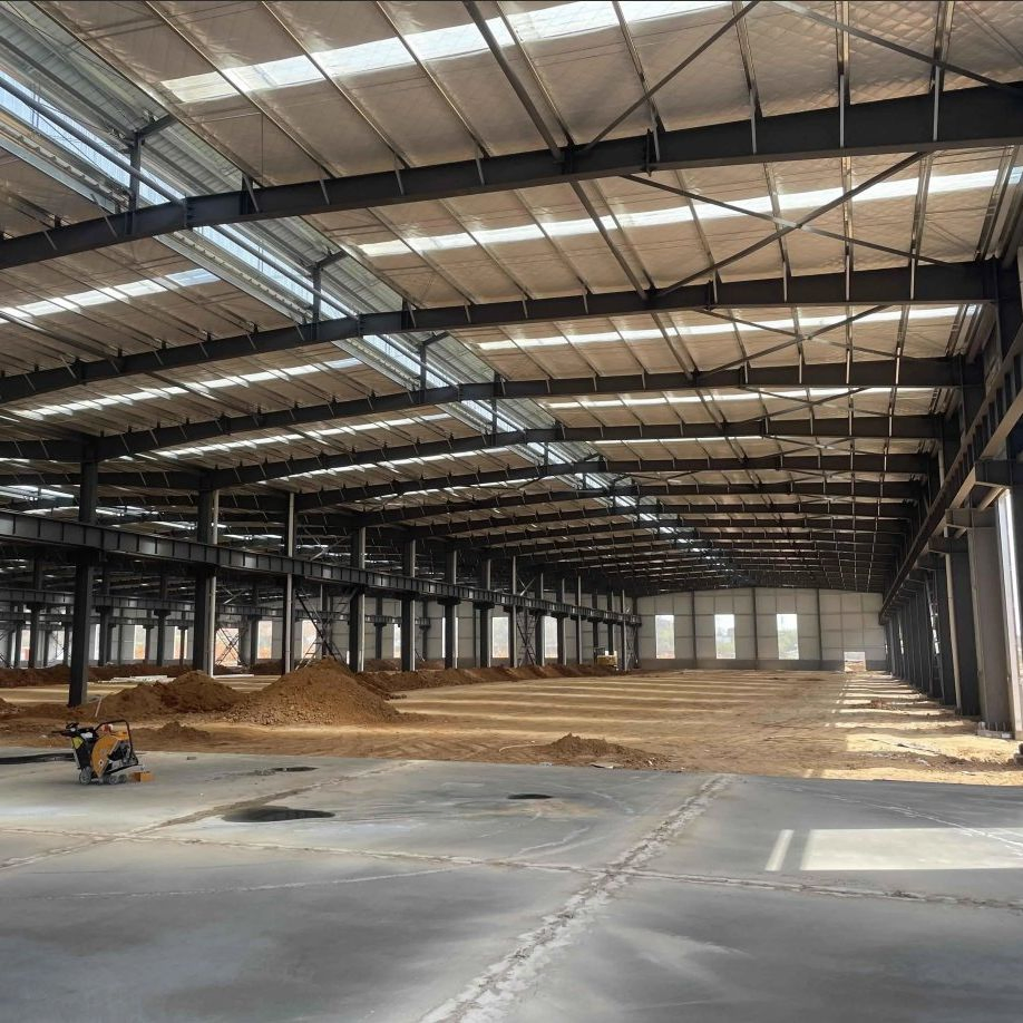 Robust Steel Structure Warehouse Designed for Tool Organization and Safety