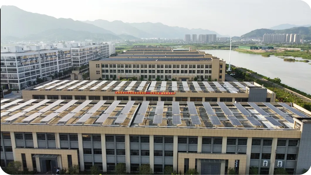 Distributed photovoltaic system