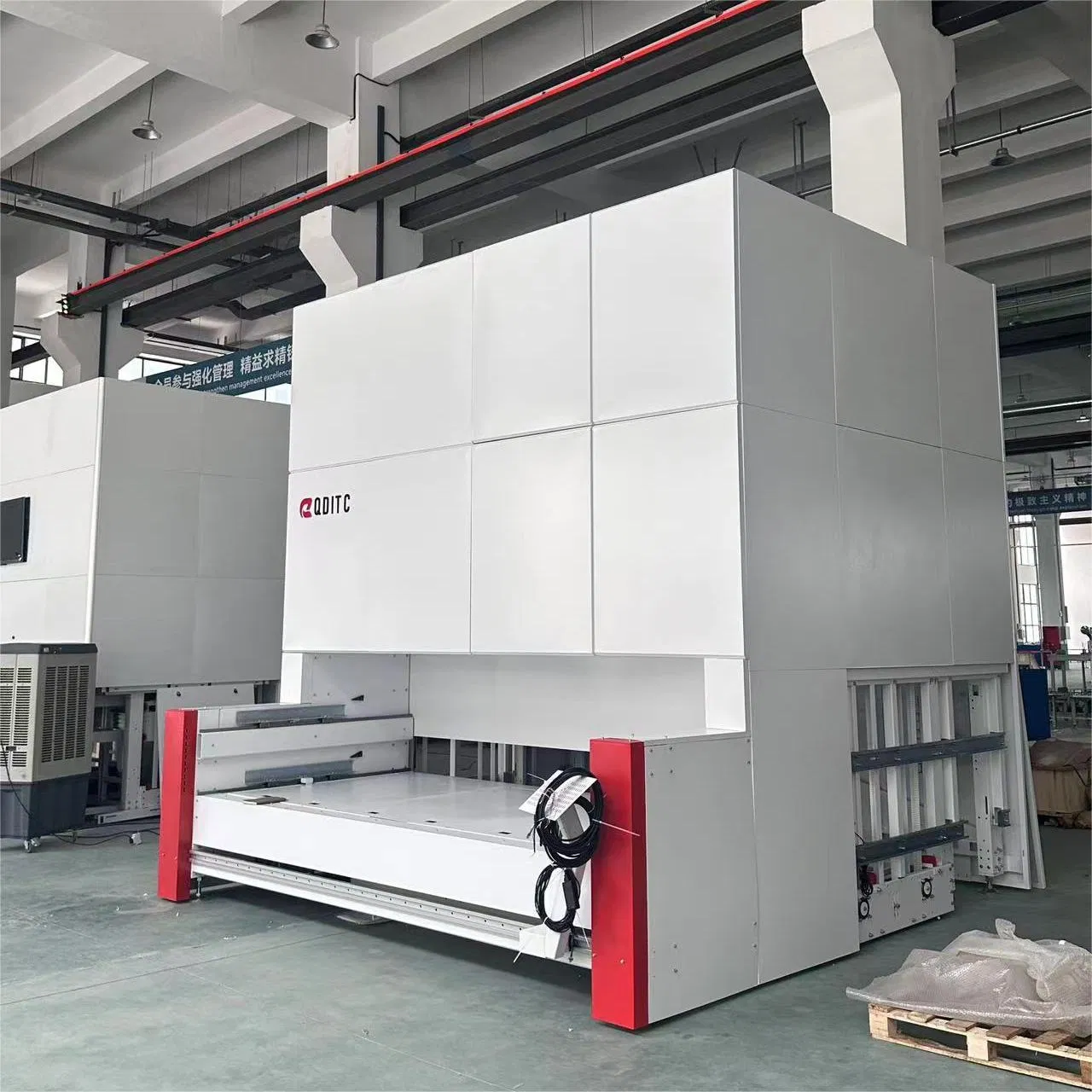 High-Density Vertical Storage System for Maximum Warehouse Performance