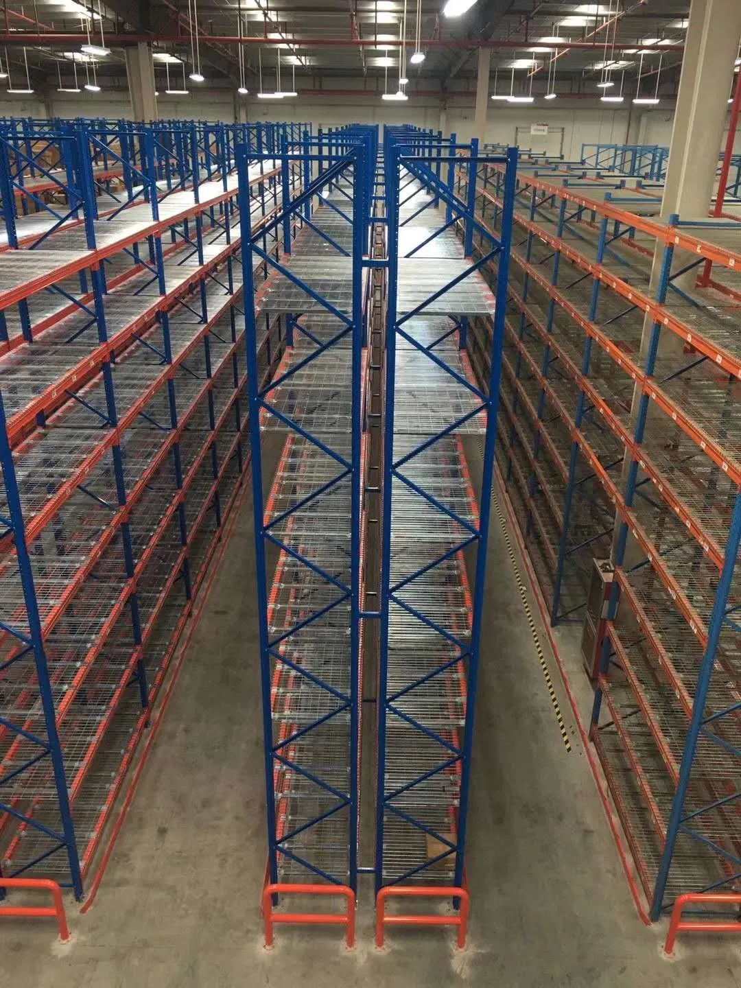 China Vna (Very Narrow Aisle) Racking System for Warehouse