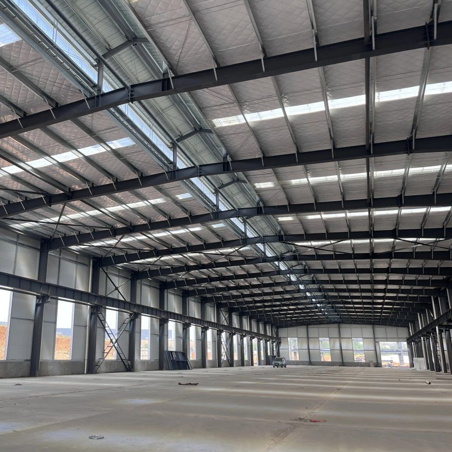 Robust Steel Structure Warehouse Designed for Tool Organization and Safety