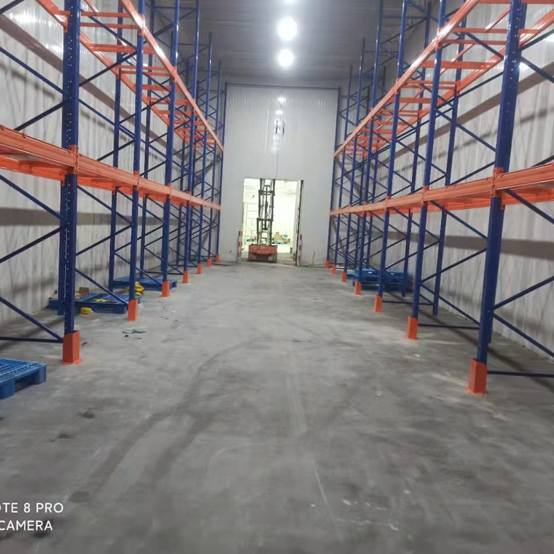 Heavy-Duty Industrial Storage Shelf for Carpet Racking Solutions