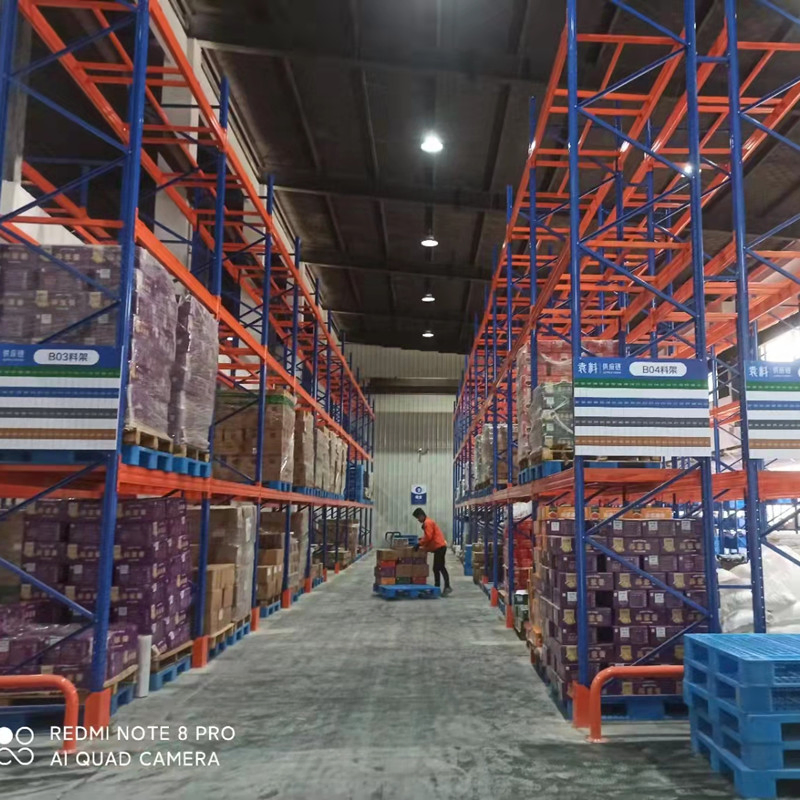 Heavy-Duty Industrial Storage Shelf for Carpet Racking Solutions