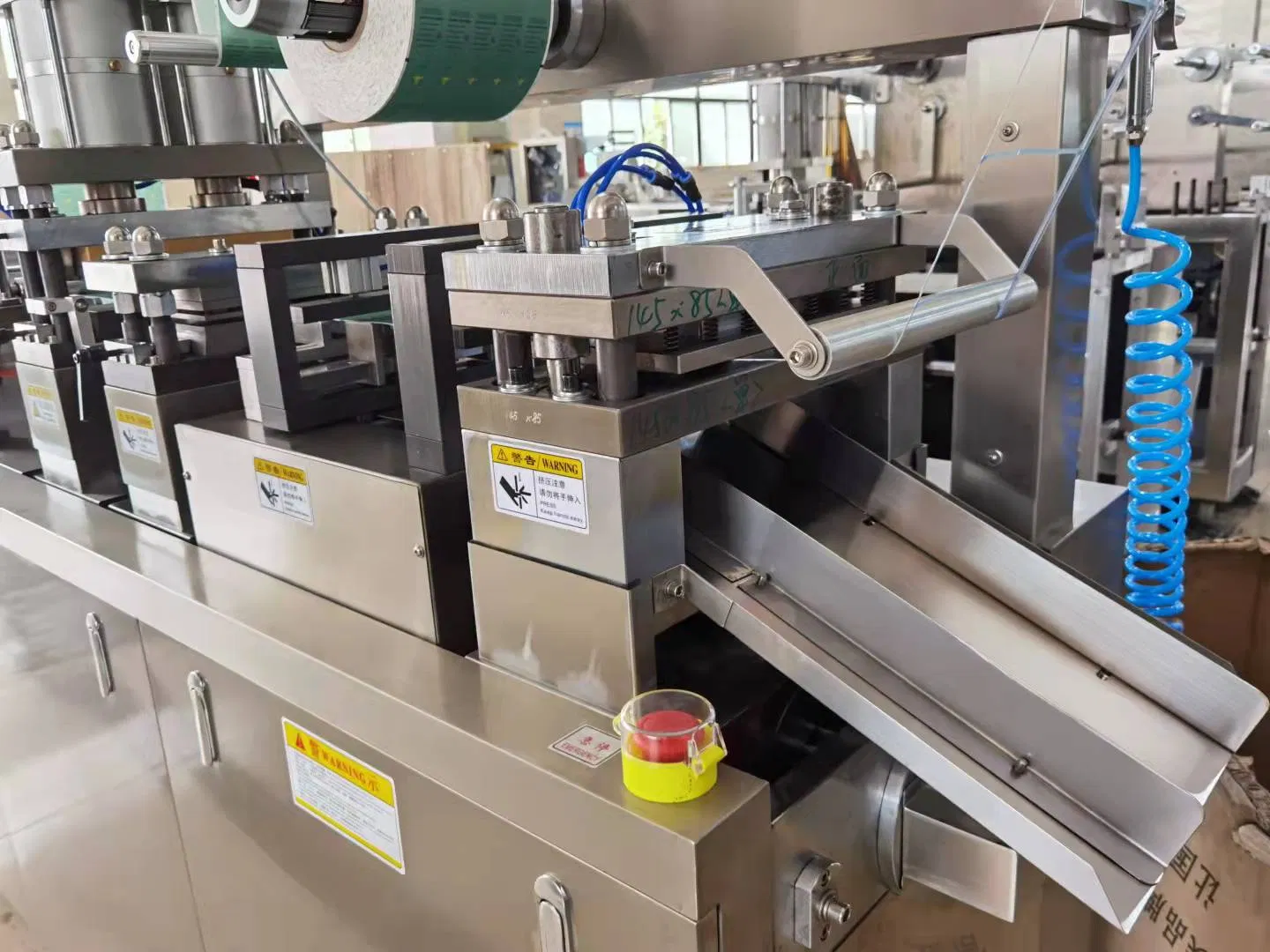 Dpp-260 Automatic Thermoforming Sealing Capsule Candy Pill Tablet Disposable Syringe Medical Equipment Tattoo Needles Automatic Blister Packaging Machine