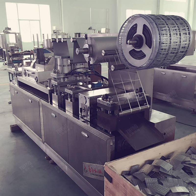 Manufacture Multifunctional Eyes Lip Mask Chocolate Aluminum-PVC Blister Packaging Packing Thermoforming Machine