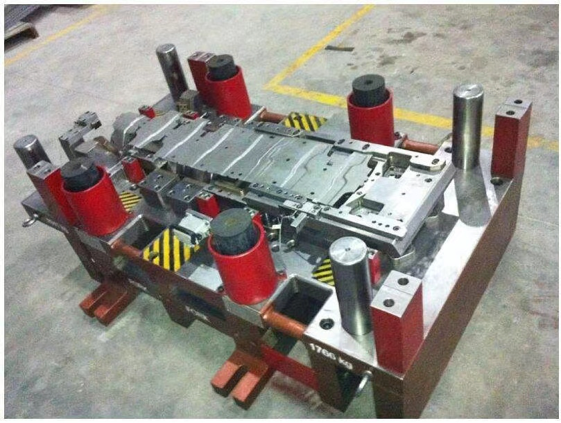 Sale Custom Embossed Logo Punching and Precision Metal Brass Shaping Mould Manufacturer