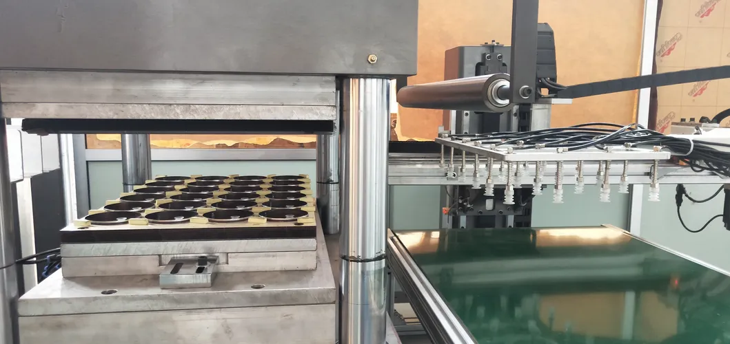 Cutting Mould and Stacking Robot