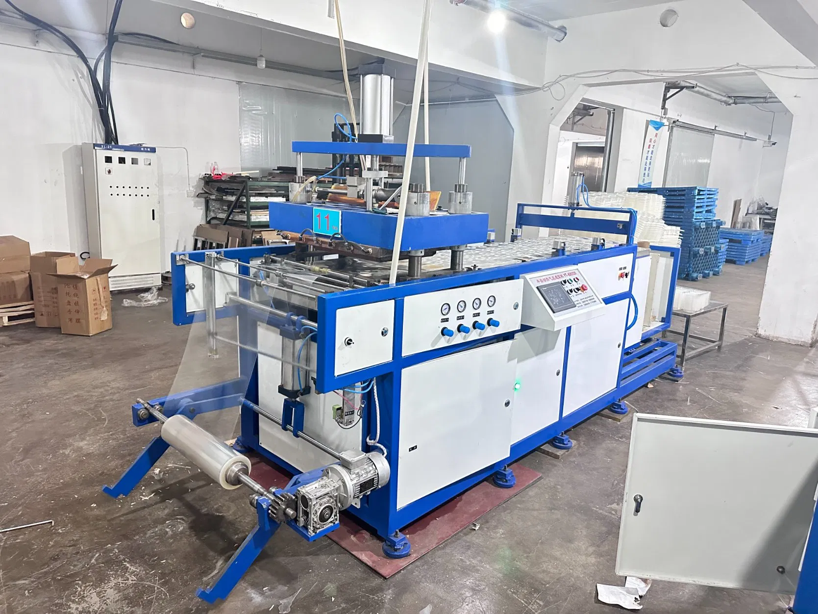 Semi Automatic 720 * 620mm Plastic Thermoforming Machine with Servo System