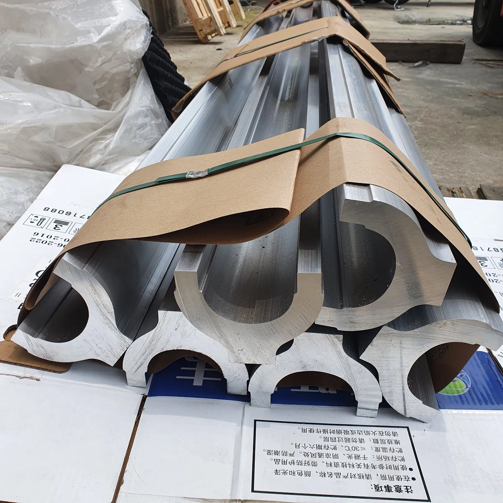 Custom Aluminum Extrusion Profiles 6061 6063 7075 Series Aluminum Sheet Tube