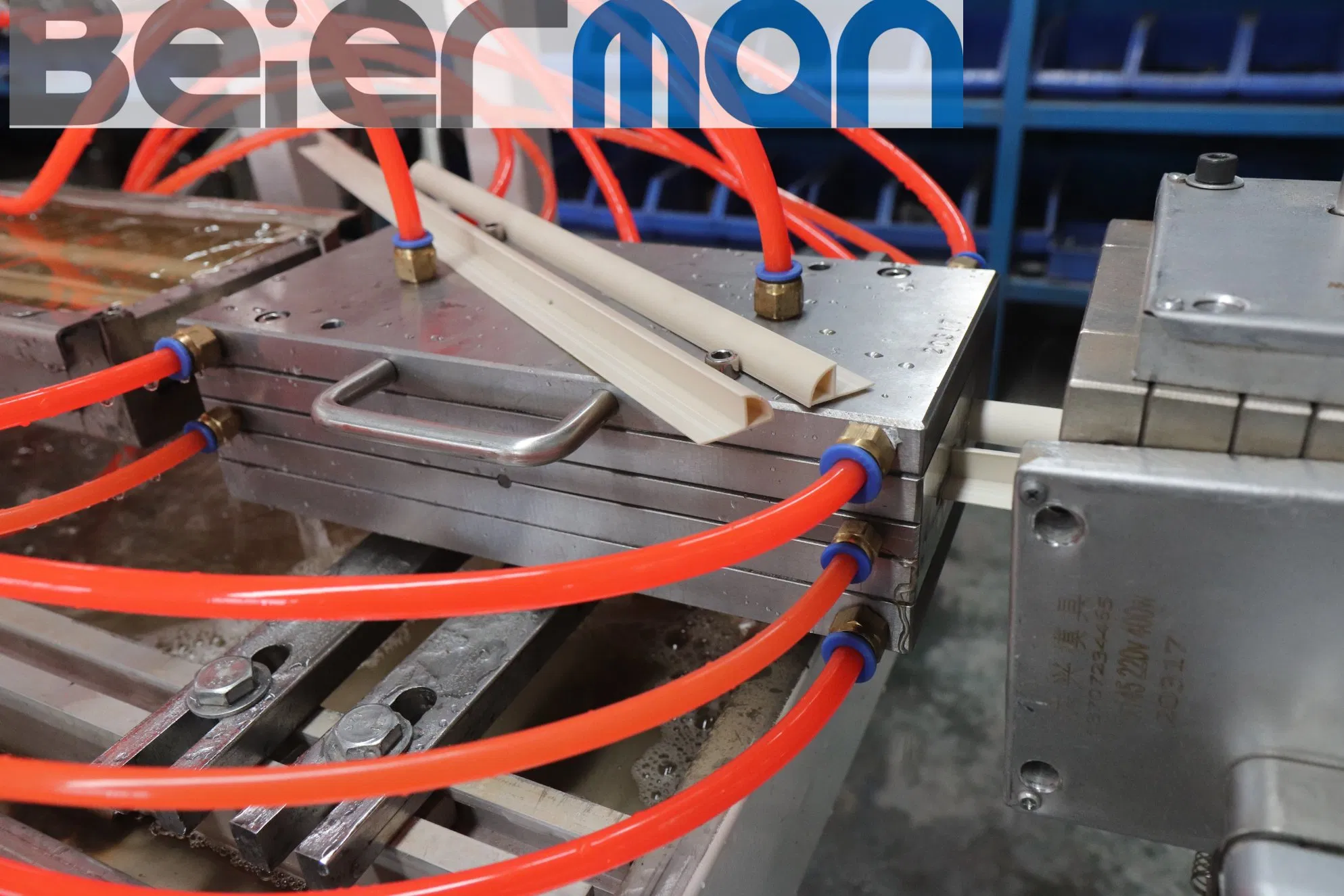 2024 2 Cavity 4 Cavity Automatic PVC Plastic Wall Protection Corner Profile Double Screw Extrusion Production Line Vacuum Mold System with Hole Punching Device