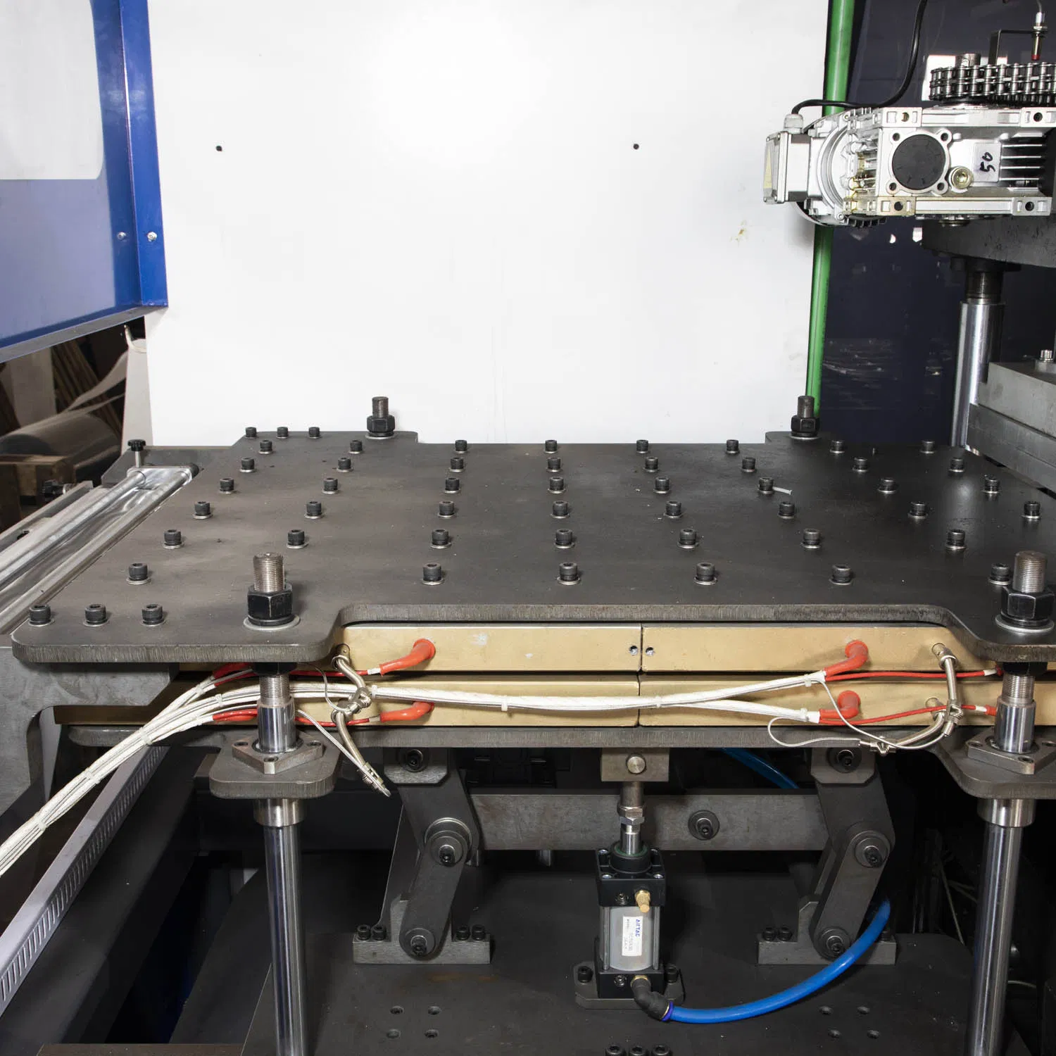 Wenzhou Beyond Machine Pet Clamshell Packaging Machine