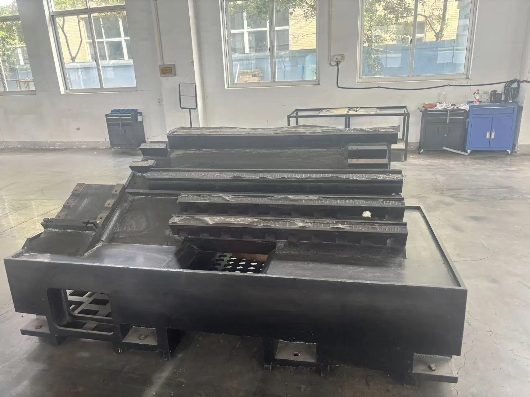 Stable Performance Hole Machining Precision Numerical Control System with Coolant System