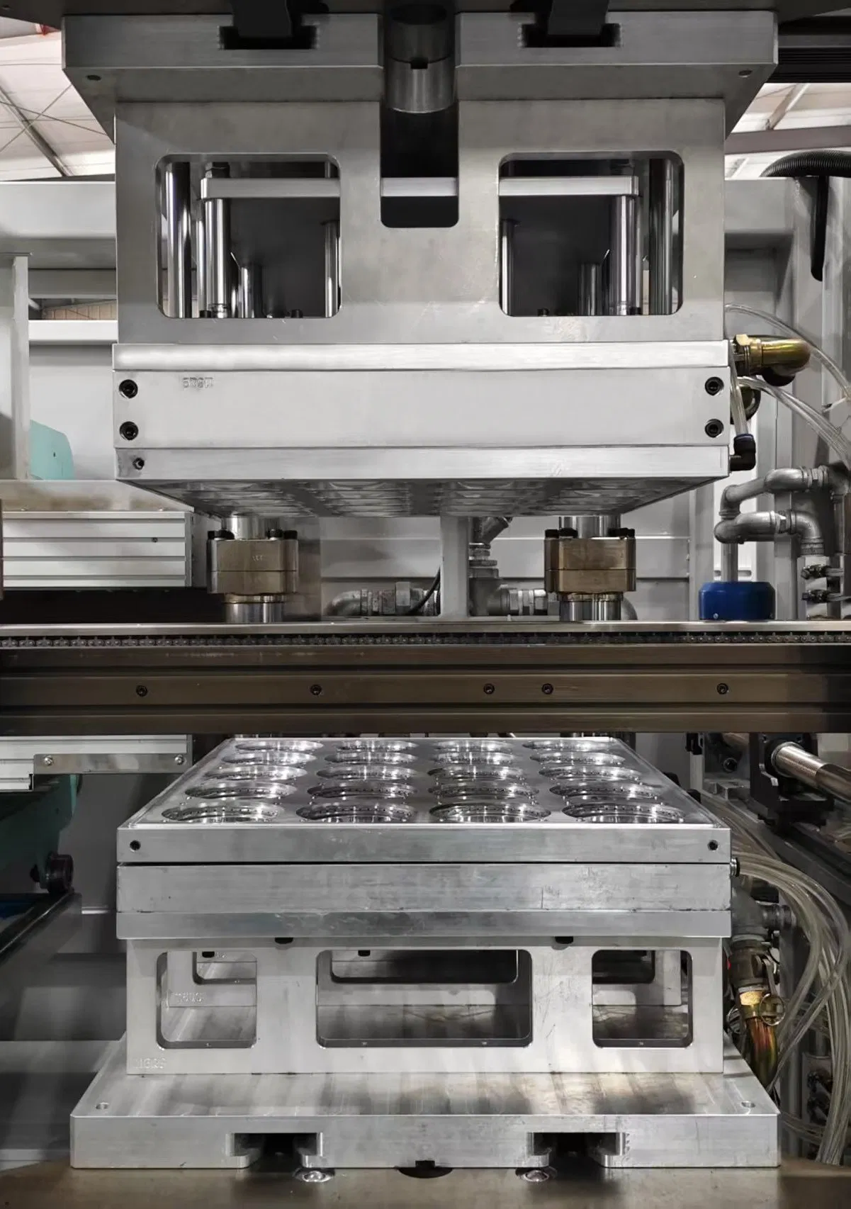 Fully Automatic 3-Station Vacuum Forming Thermoforming Industrial Plastic Egg Tray Making Machine