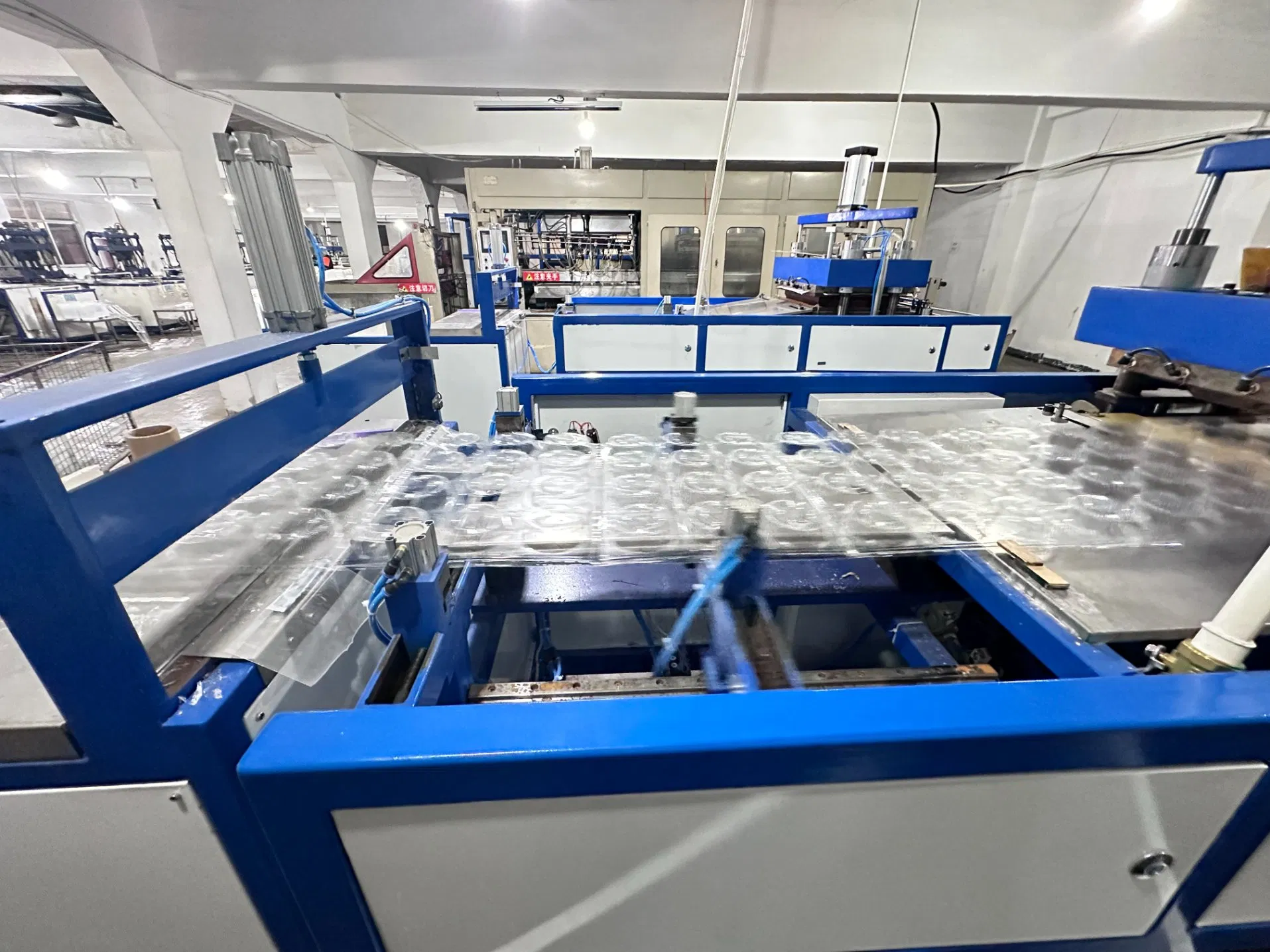 Semi Automatic 720 * 620mm Plastic Thermoforming Machine with Servo System