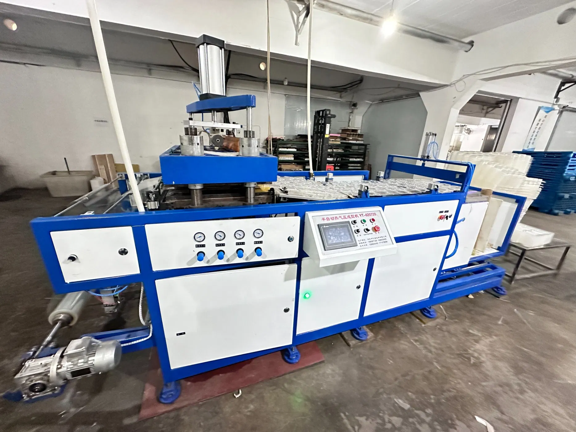 Semi Automatic 720 * 620mm Plastic Thermoforming Machine with Servo System