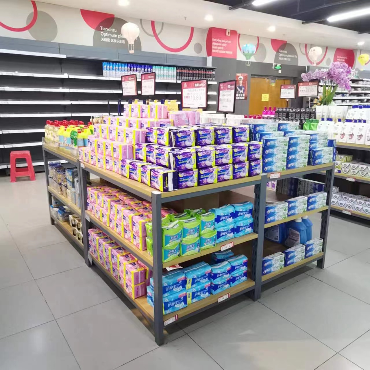 Supermarket Shelves Department Store Shelf Steel and Wood Snack Rack Shampoo Steel and Wood Shelf
