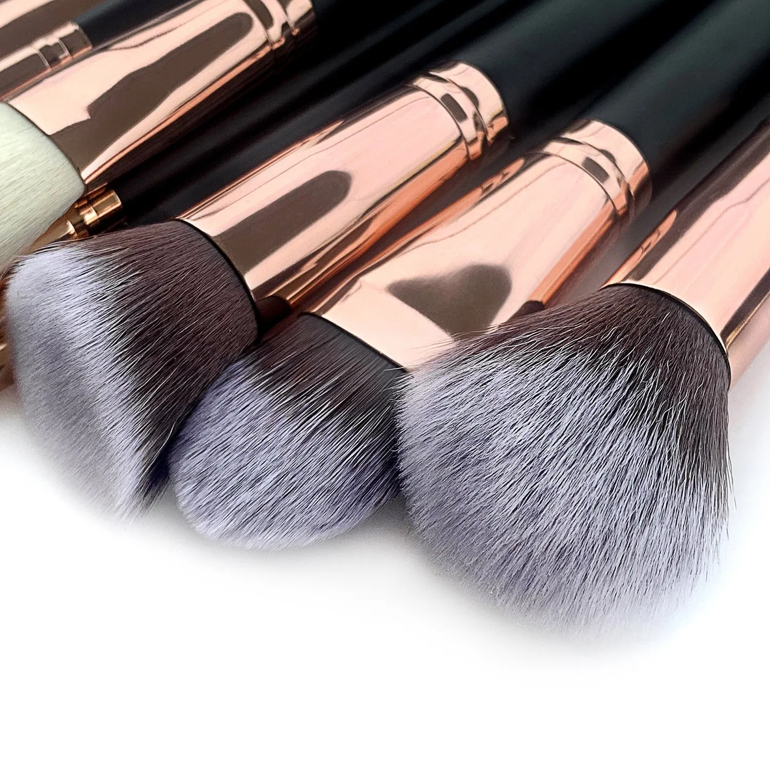 Conjunto de Pincéis de Maquiagem Profissional Beautichen 15PCS com Cabos Pretos e Ferrules Dourado Rosa – Pincéis Cosméticos para o Rosto e Olhos com Estojo de Viagem
