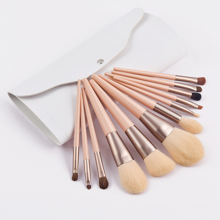 12PCS Conjunto de Pincéis de Maquiagem com Bolsa Cabo de Madeira Fibra Sintética Macia Base Blush Logotipo Personalizado