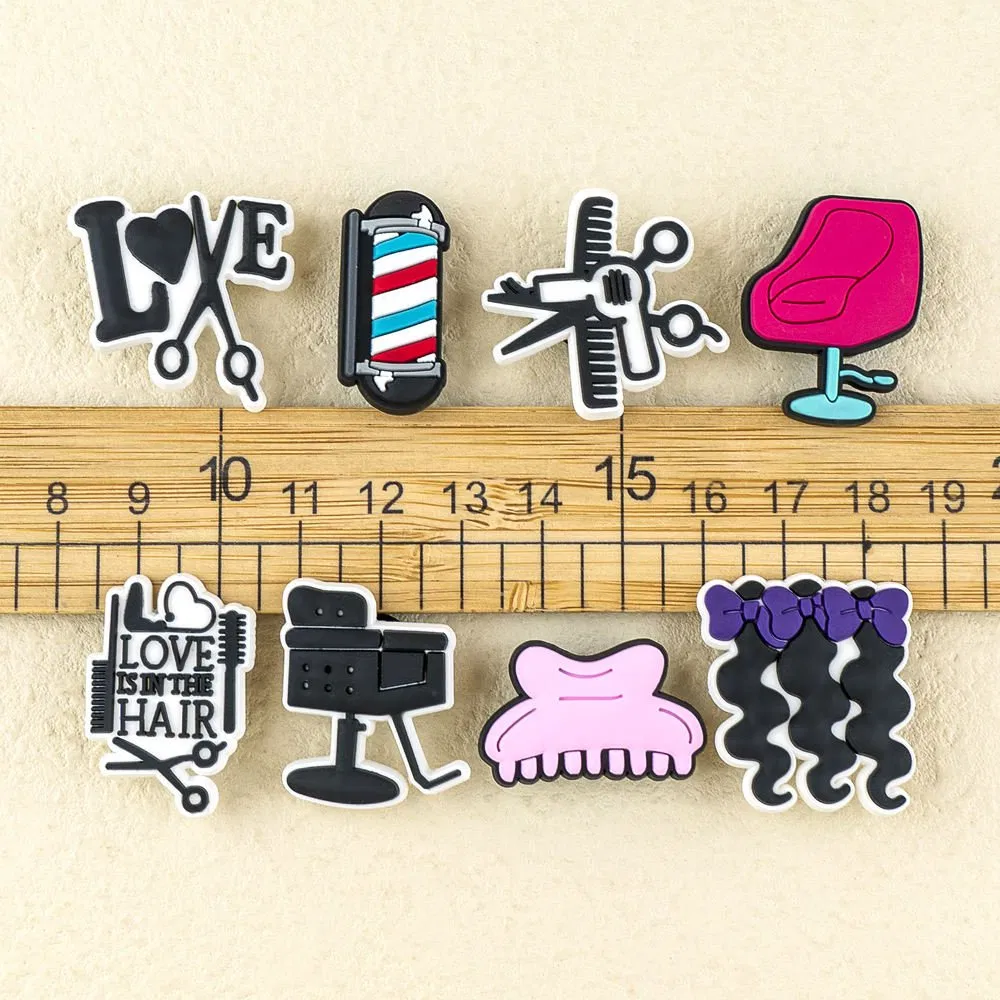Charms de PVC Criativos Tema de Salão de Beleza Tesoura Pente Secador de Cabelo Acessórios Decorativos para Clogs Crianças Mulheres Personalizado em Grande Quantidade