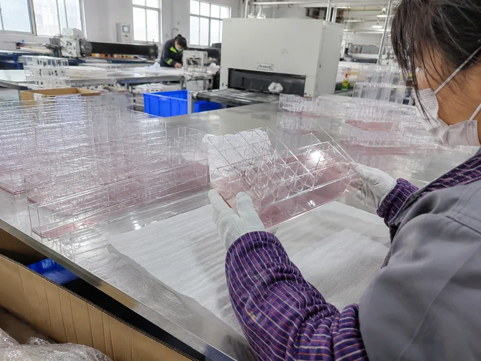 Organizador de Maquiagem de Acrílico Personalizado com Espelho Base Rosa Grande Capacidade Caixa de Armazenamento de Cosméticos Suporte para Batom