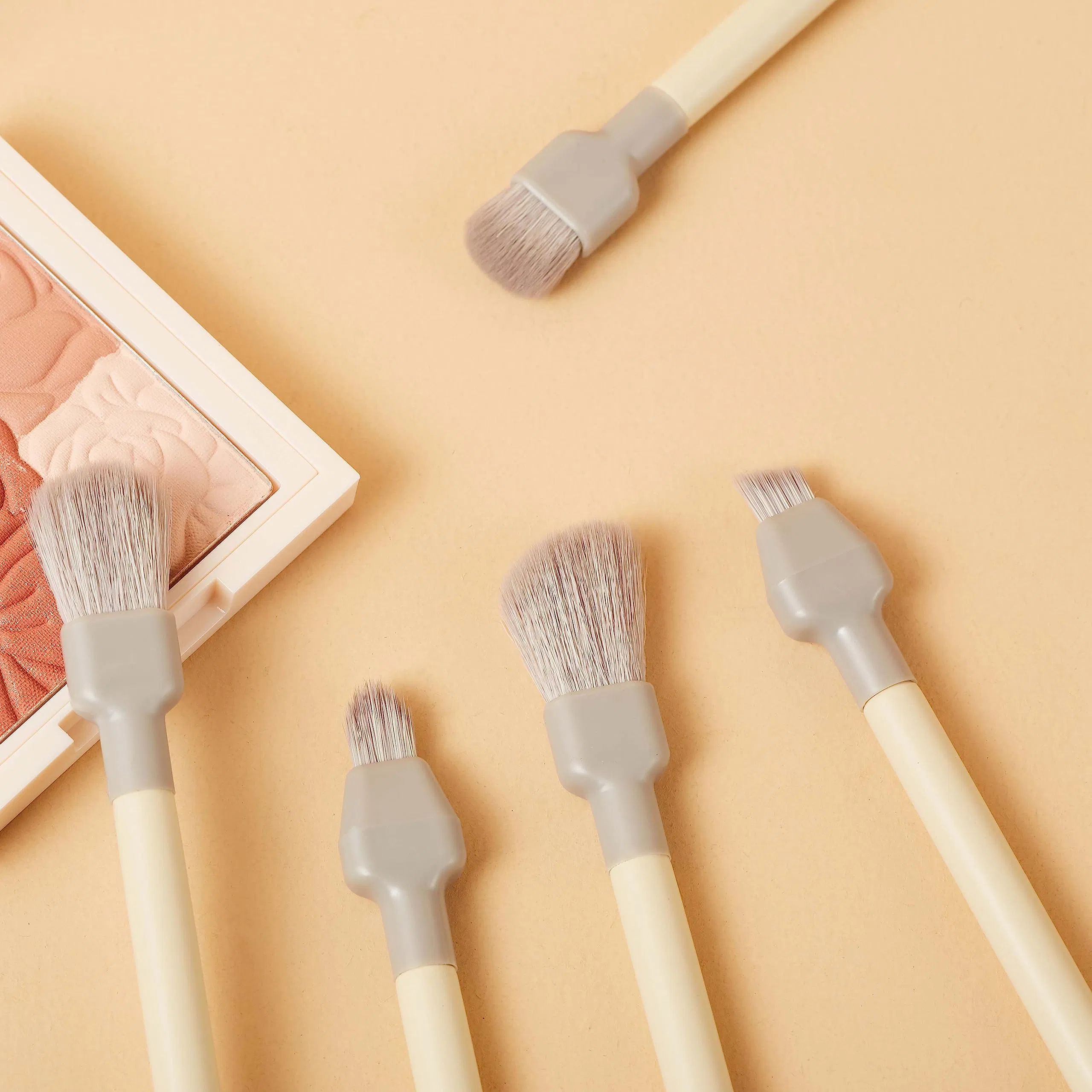 Unique Professional Painter Soft Synthetic Wood Handle Makeup Brush Set