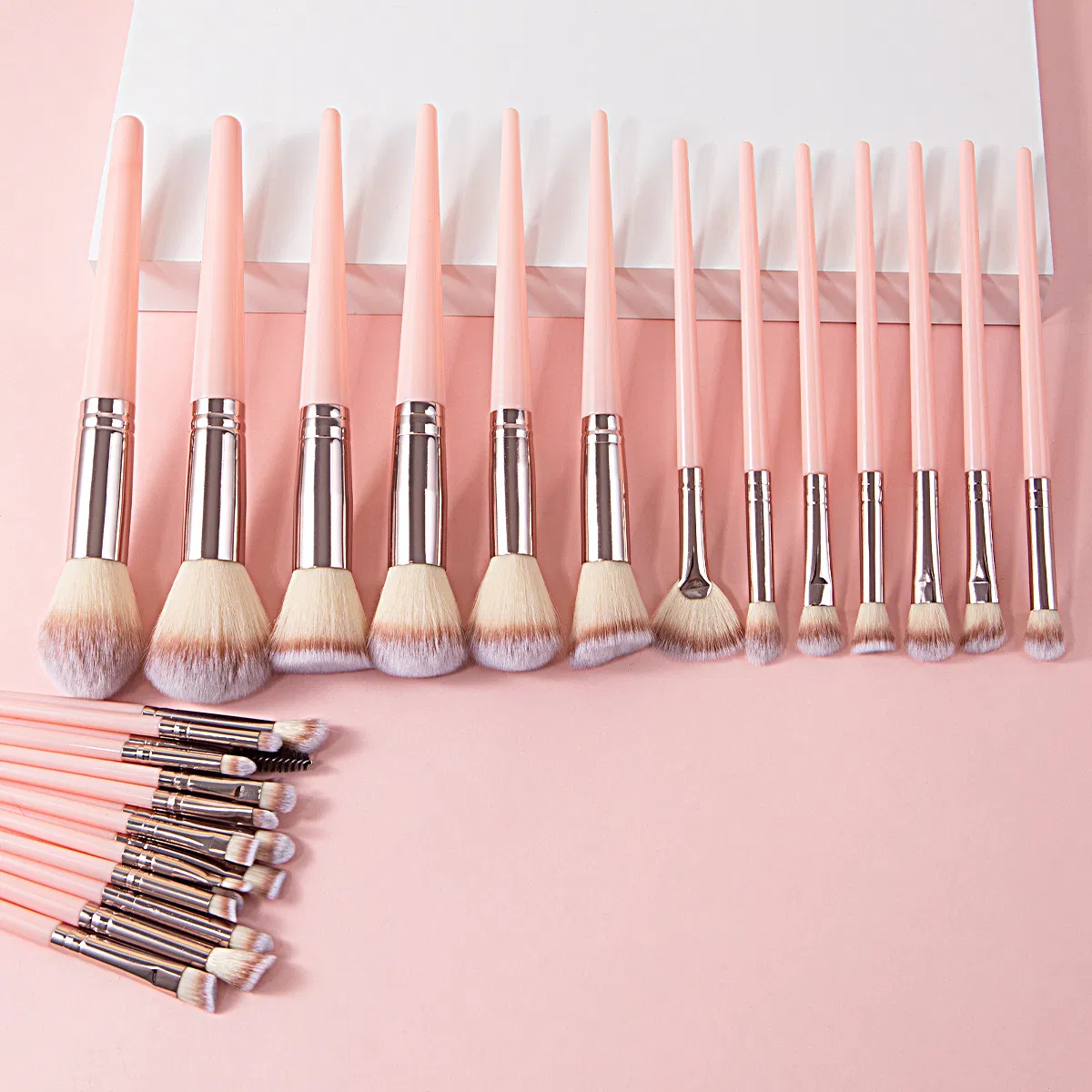 Conjunto de Pincéis de Maquiagem Beautichen 30-Piece - Cerdas Macias e Ferrule Prata - Kit Completo de Pincéis Cosméticos para Olhos, Rosto e Iniciantes