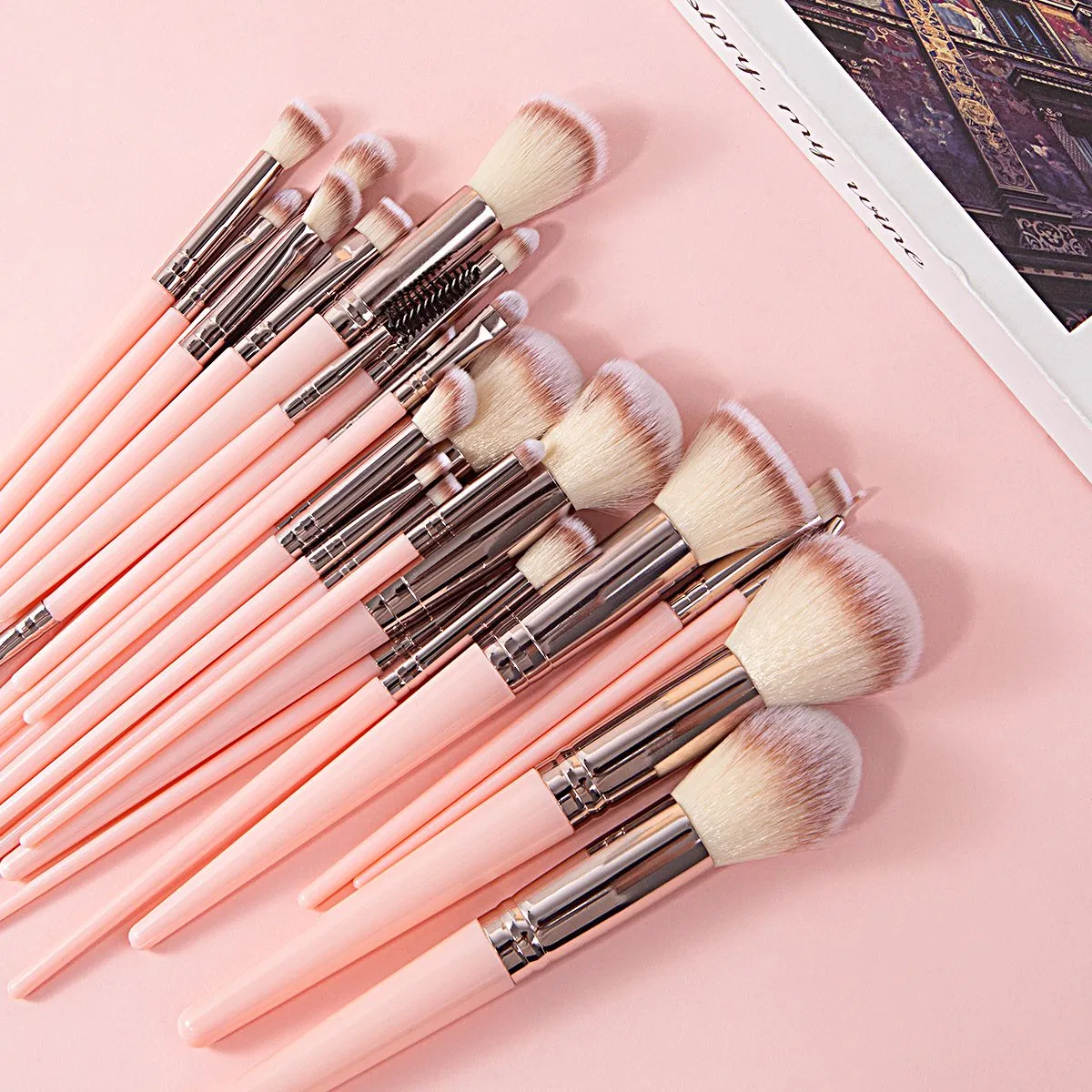 Conjunto de Pincéis de Maquiagem Beautichen 30-Piece - Cerdas Macias e Ferrule Prata - Kit Completo de Pincéis Cosméticos para Olhos, Rosto e Iniciantes