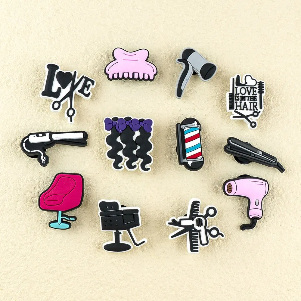 Charms de PVC Criativos Tema de Salão de Beleza Tesoura Pente Secador de Cabelo Acessórios Decorativos para Clogs Crianças Mulheres Personalizado em Grande Quantidade