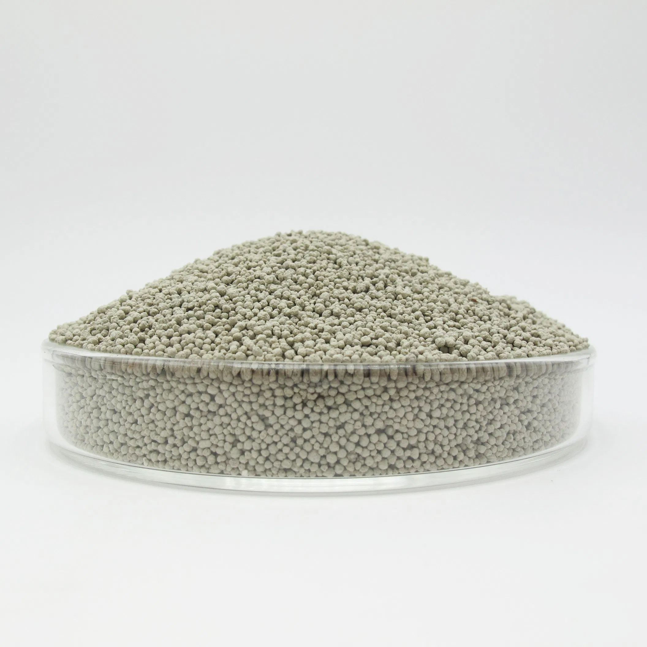 Fácil de colher, durável, forte, absorvente, forma de bola, partículas de carbono ativado, mineral natural à base de sódio, areia para gatos de bentonita triturada, acessórios para animais de estimação