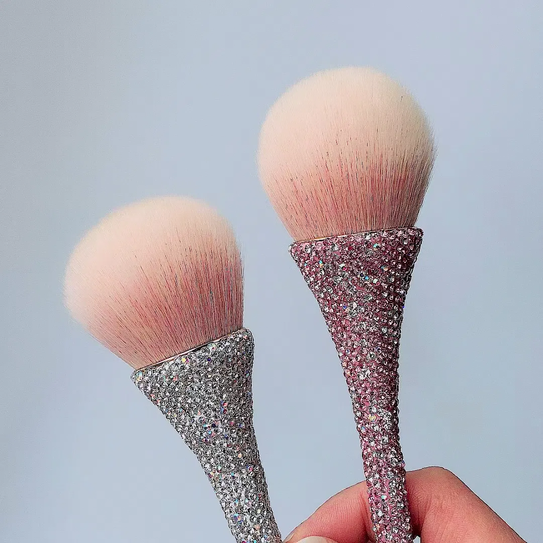 Pincéis de Maquiagem de Diamante de Luxo Pó Solto Brilhante Pincel de Fundação Blush Pincel de Iluminador Ferramentas de Beleza para o Rosto Mulheres
