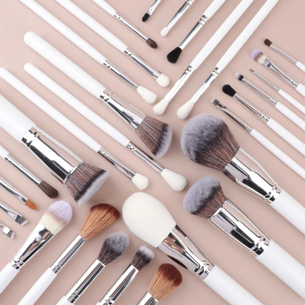 Coleção de Pincéis de Maquiagem Facial Duráveis com Ferrule Metálico para Uso Diário