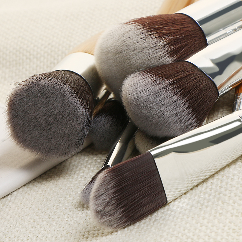 Conjunto de Pincéis de Maquiagem com Cabo de Bambu Beautichen 11PCS com Bolsa de Cânhamo - Conjunto de Pincéis Cosméticos para Blush em Pó e Sombra de Olhos Ecológicos