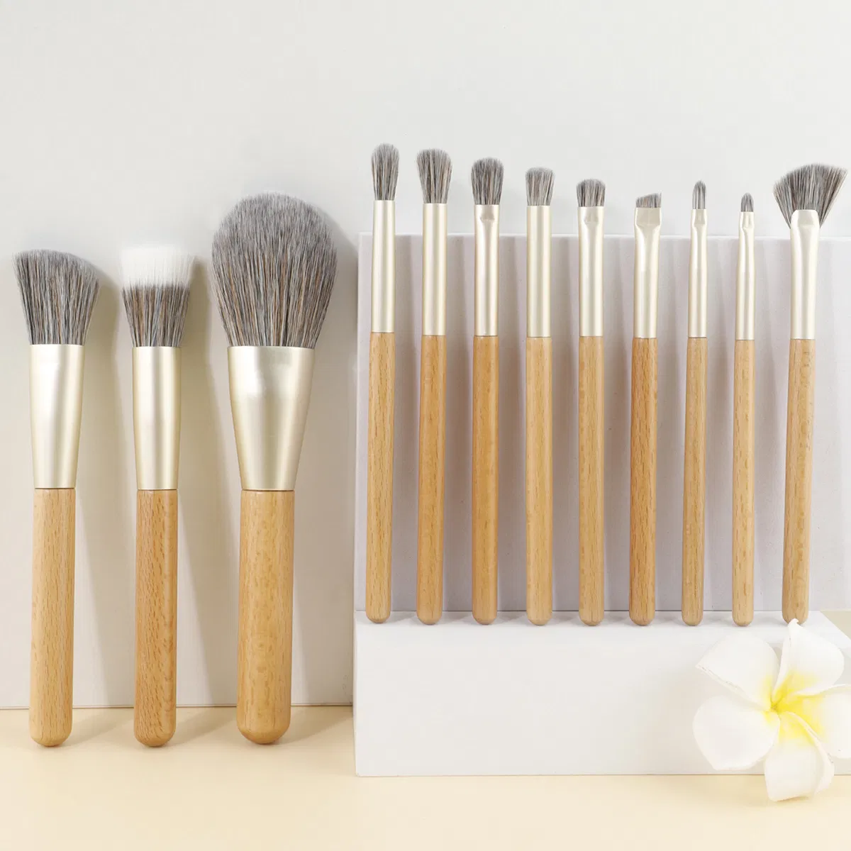 Conjunto de Pincéis de Maquiagem de Madeira Beautichen 12-Piece – Cerdas Sintéticas Veganas, Pincéis de Cabo Natural Ecológicos para Base, Contorno, Mistura