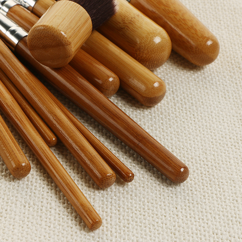 Conjunto de Pincéis de Maquiagem com Cabo de Bambu Beautichen 11PCS com Bolsa de Cânhamo - Conjunto de Pincéis Cosméticos para Blush em Pó e Sombra de Olhos Ecológicos