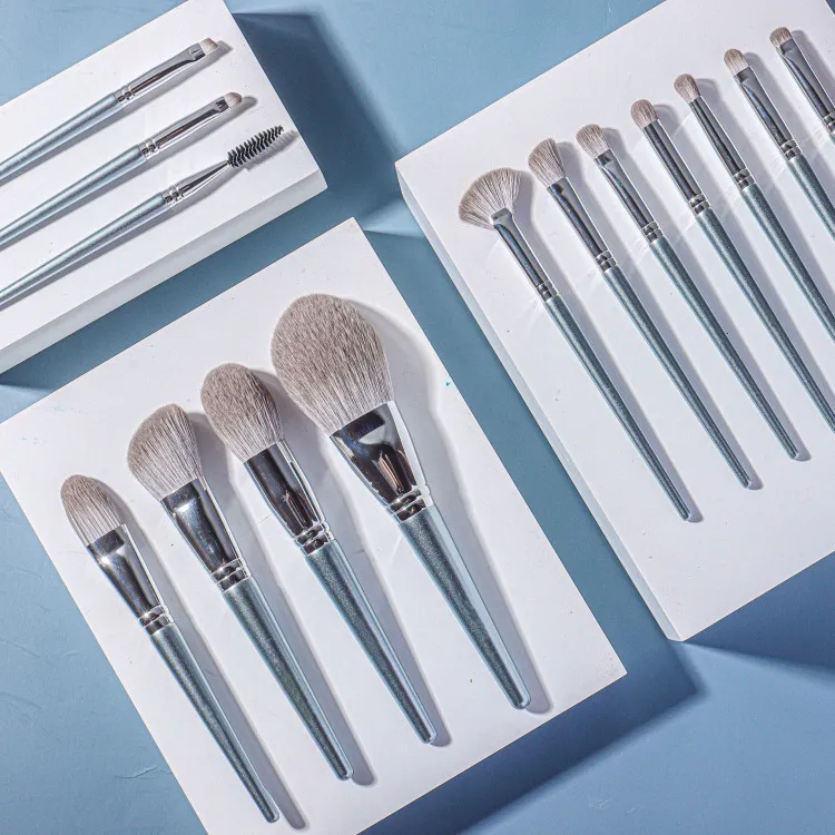 14PCS Conjunto de Pincéis de Maquiagem de Fibra Sintética Prateada com Bolsa