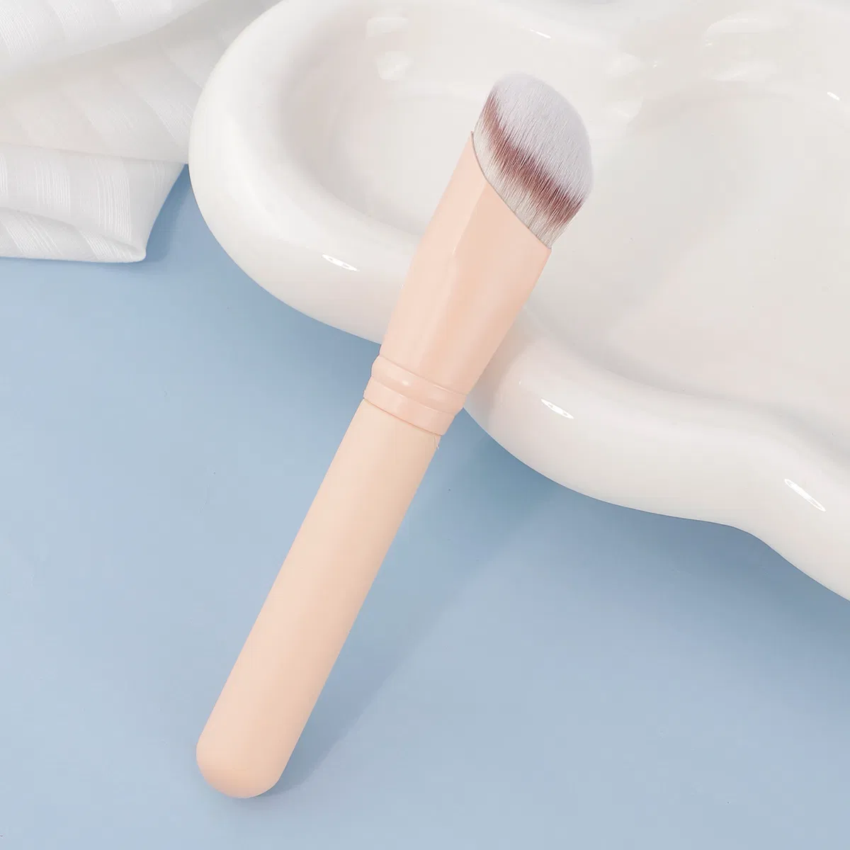 New Hot Sales Multifunctional Makeup Tool Vegan Foundation Concealer Brush