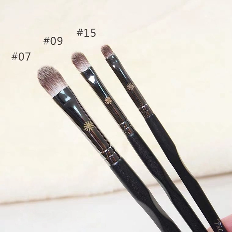 Pincéis de Maquiagem de Luxo Pretos Personalizados por Atacado, Pincel de Corretivo para Lábios Sintético com Etiqueta Privada