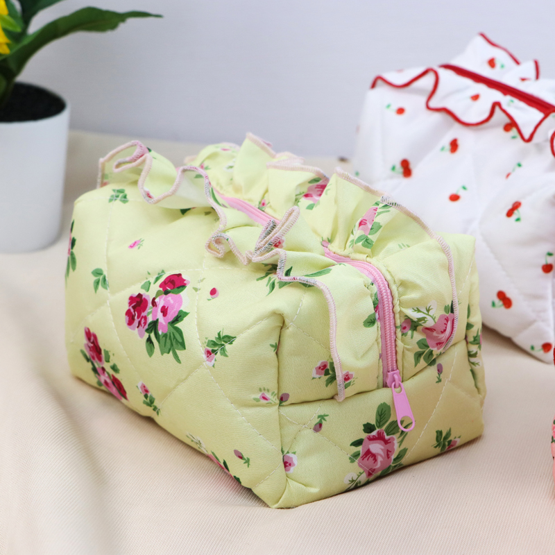 Cotton Quilted Makeup Bag Cute Floral Cosmetic Bag With Lacework Travel Toiletry Bag For Women Girls