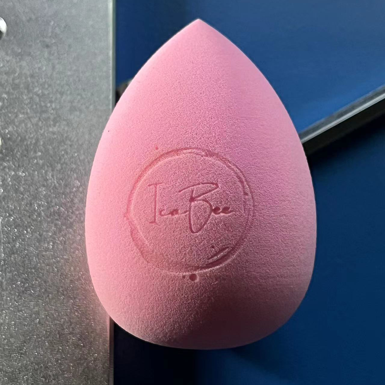 MOQ 100pcs Free Cost Custom Logo Latex-free Cosmetic Makeup Sponge Blender 50% Bigger Wet Washable Multi-color Options