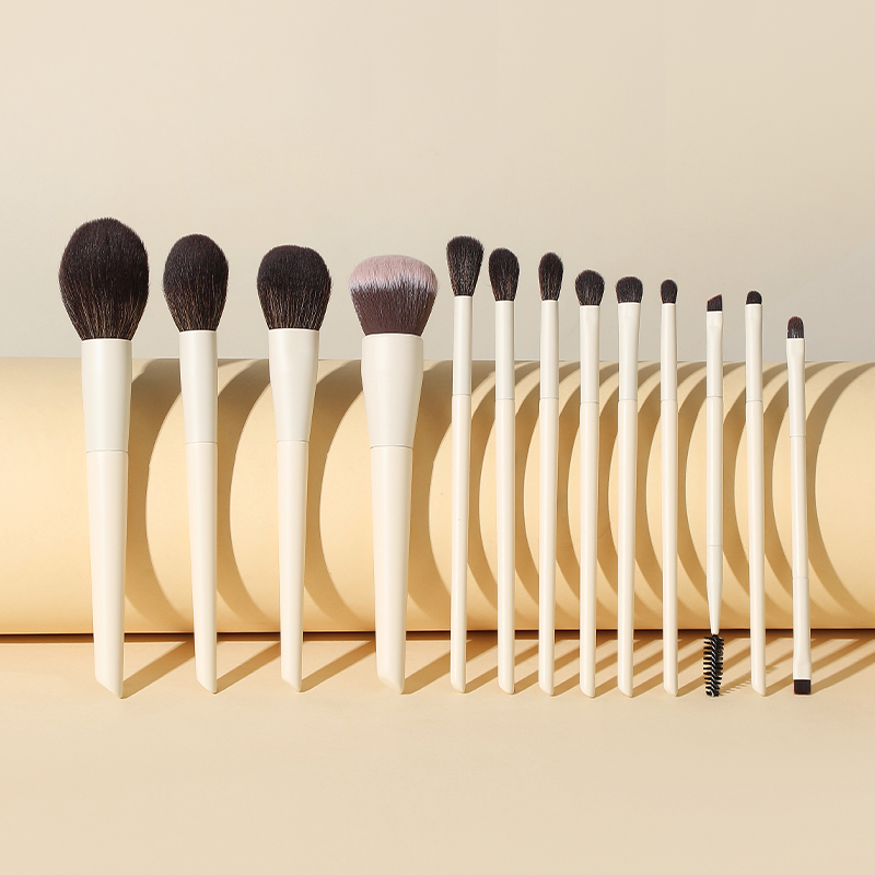 ZY-P25 Private Label Powder Brush Manufacturers New Arrival 13pcs Custom Beige Puffy Luxury Makeup Brushes Kabuki Brush Set