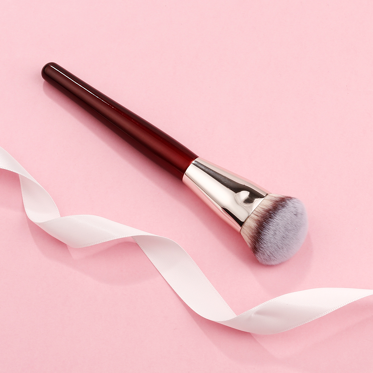 2025 New Arrival Face Makeup Foundation Brush Hot Selling Single Beautiful Red Angled Contour Foundation Brush