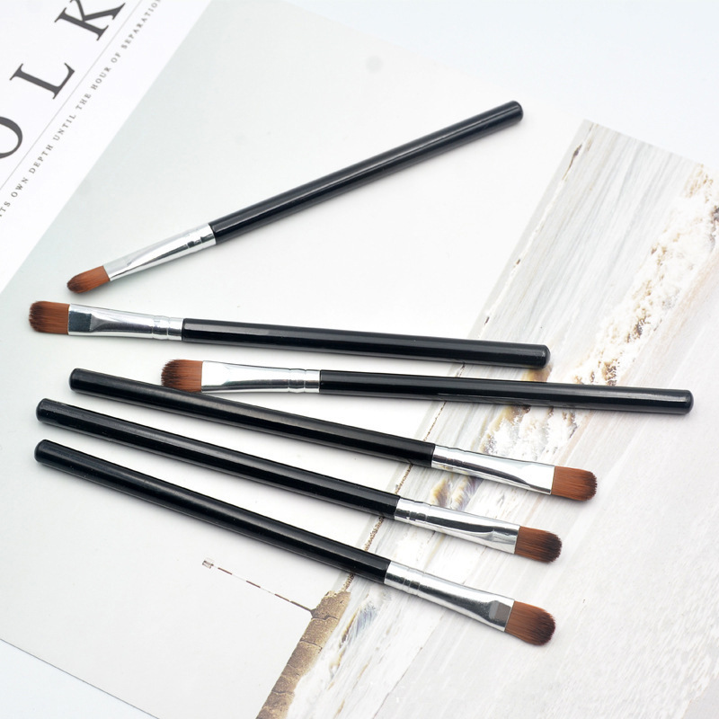 Beauty Tools Basic Artificial Fiber Eyeshadow Brush Single Portable Eye Makeup Brush for Beginners Detail Blending Color Makeup