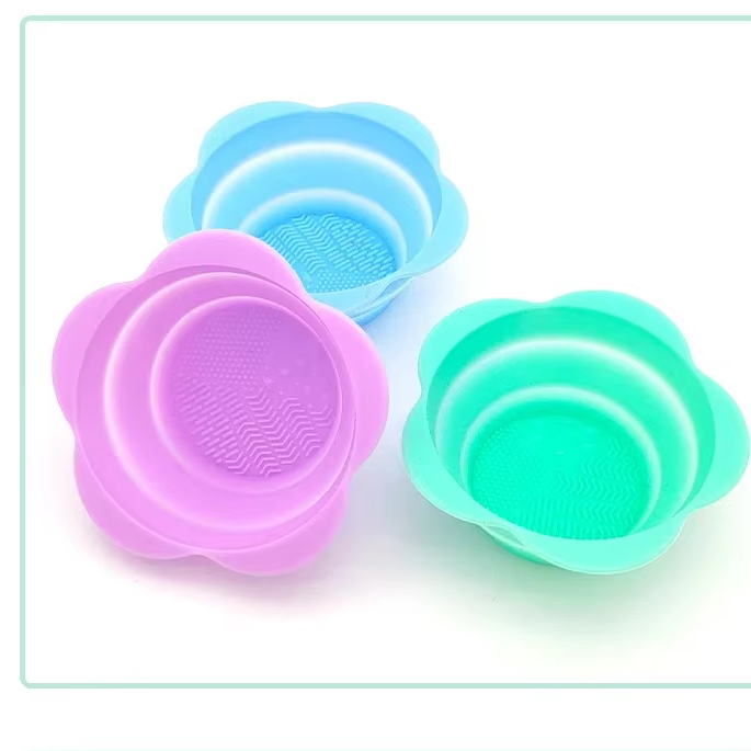 Flower Silicone Makeup Brush Cleaning Mat, Foldable Scrubbing Pad for Cosmetic Brushes &amp; Beauty Sponges